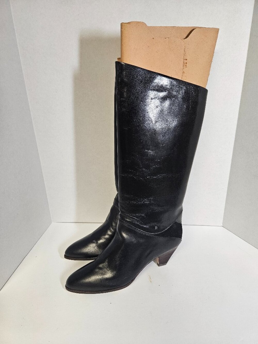 VINTAGE Etienne Aigner Black leather boots
